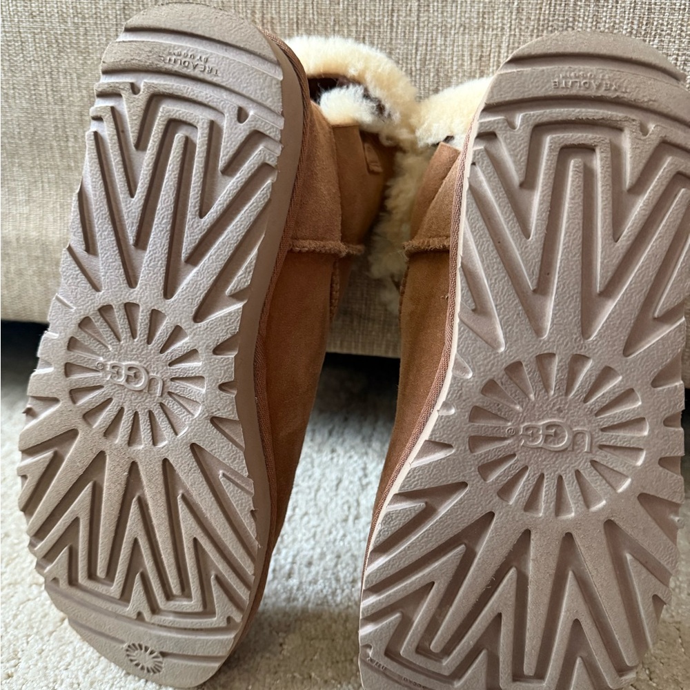 UGG Brown Shearling Boots with Ribbon - Picture 5 of 7